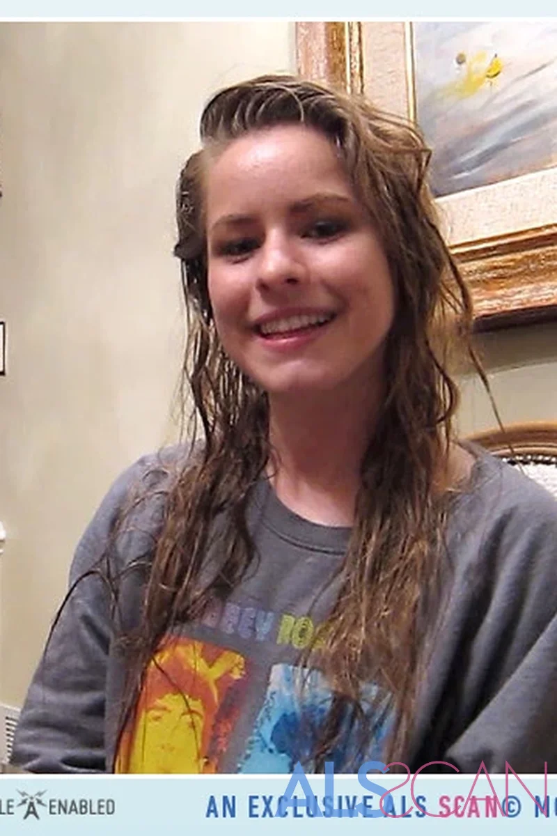 Interview - Screenshot 1 of 4 - Behind The Scenes