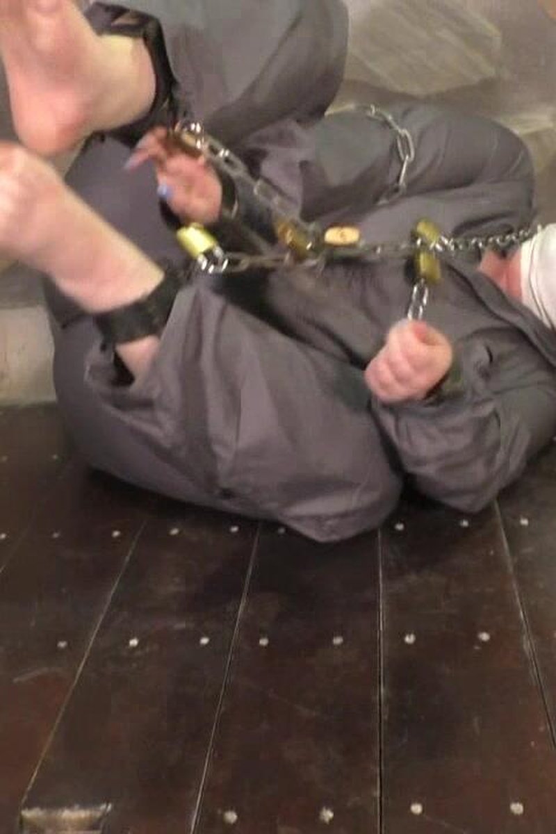 Chain Slave High Security - Screenshot 1 of 4 - Bondage