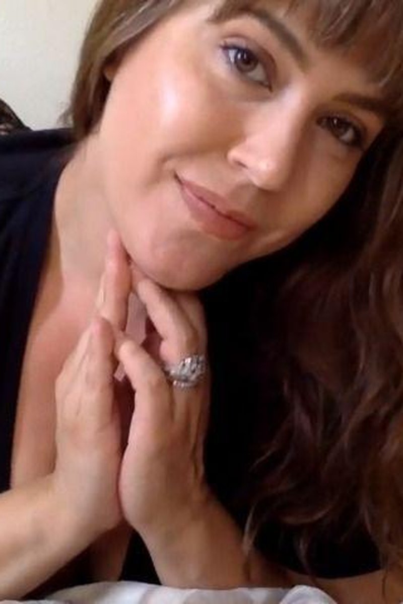 Slut Step-Mom - Screenshot 1 of 4 - Big Tits