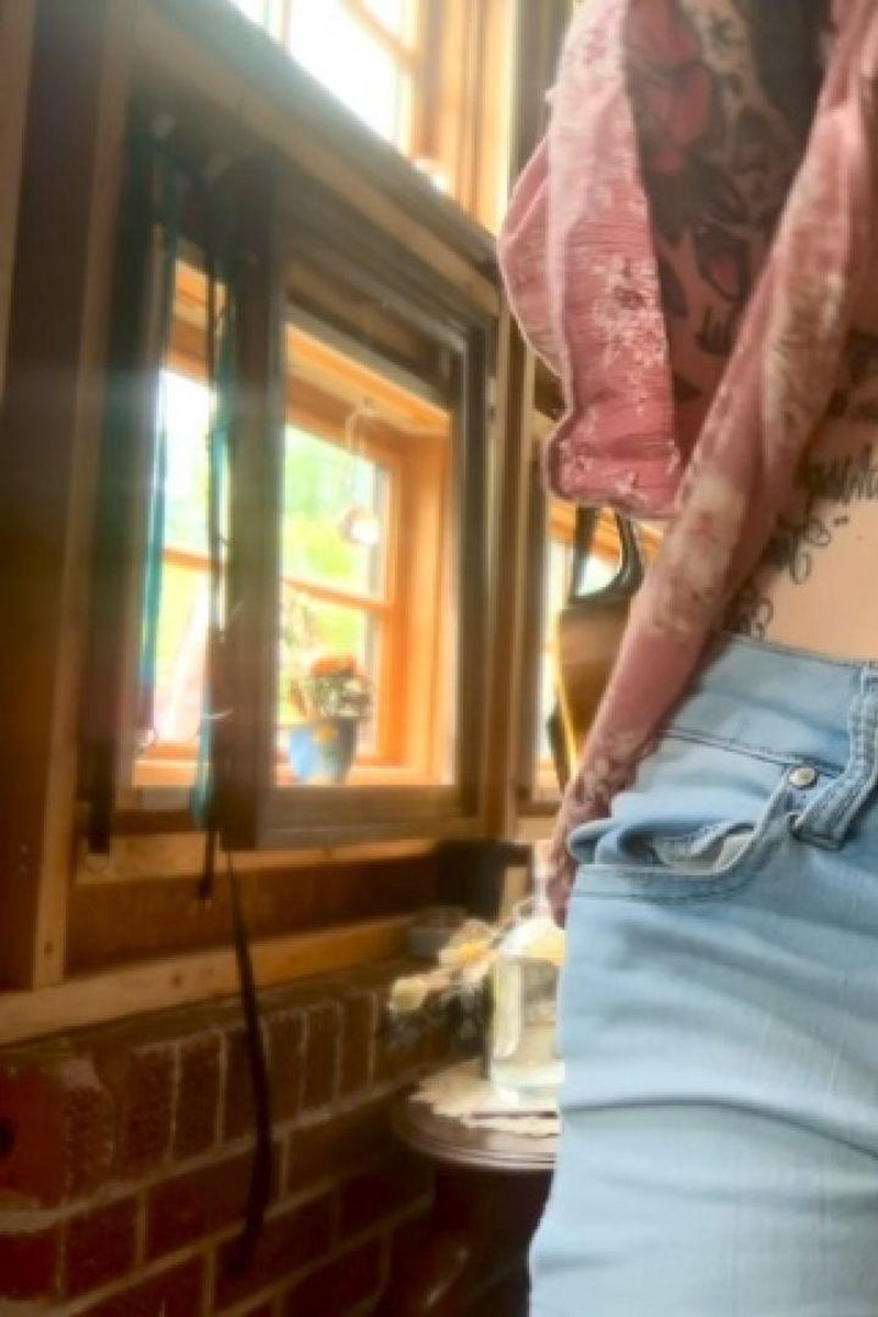 Bellybutton JOI - Screenshot 1 of 4 - Belly Fetish