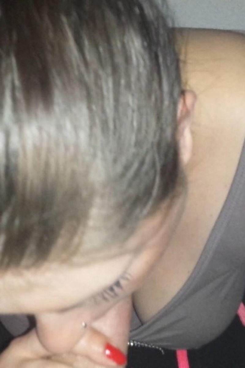 Hard Throating - Screenshot 1 of 4 - Babes