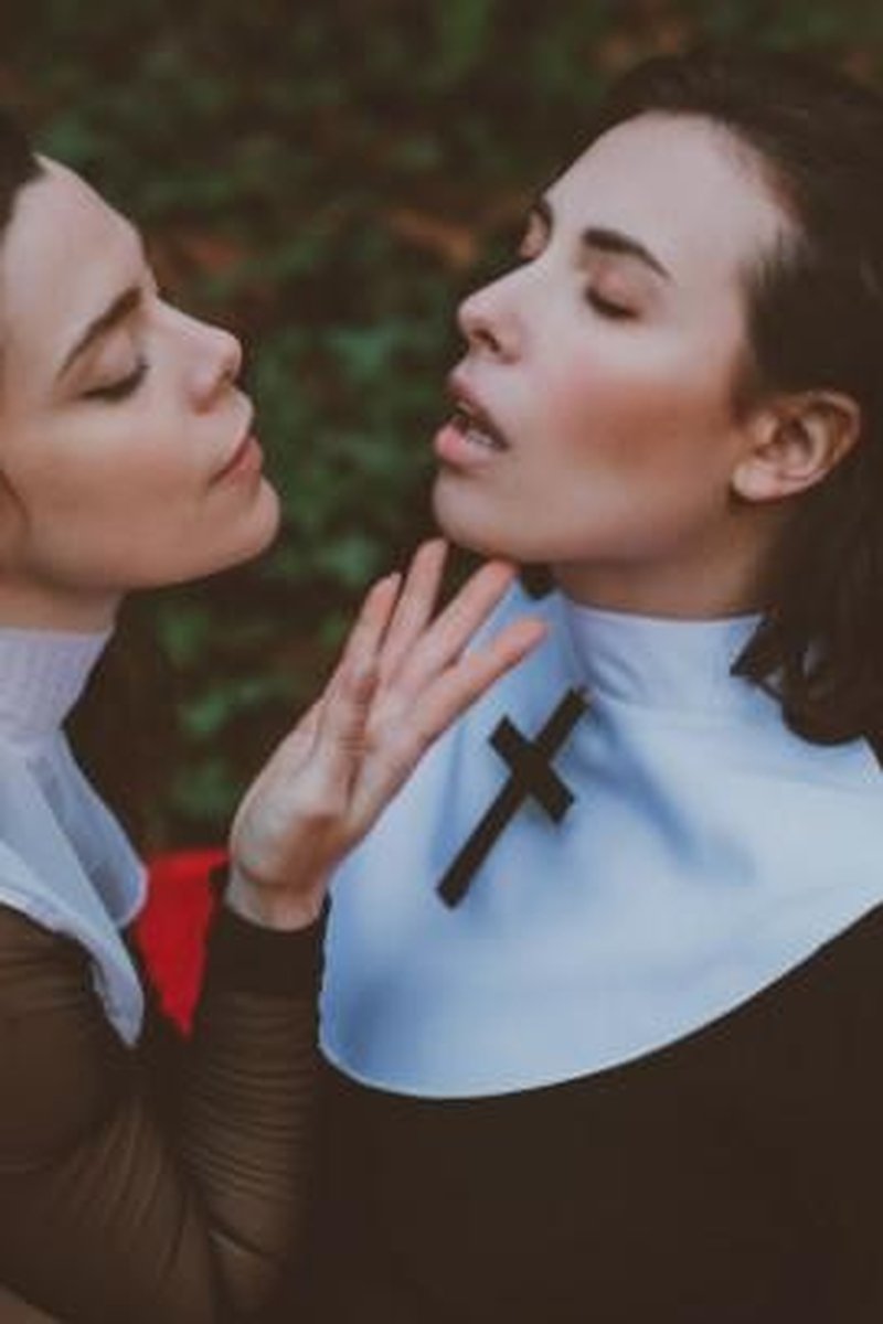 Christ Is Coming - W Nicole Vaunt - Screenshot 1 of 4 - Kinky