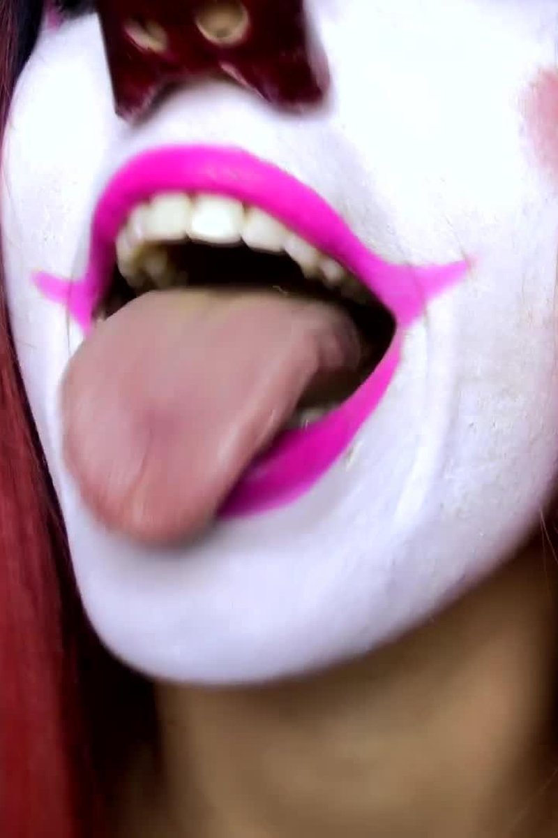 Icky Licky Clown - Screenshot 1 of 4 - Cosplay