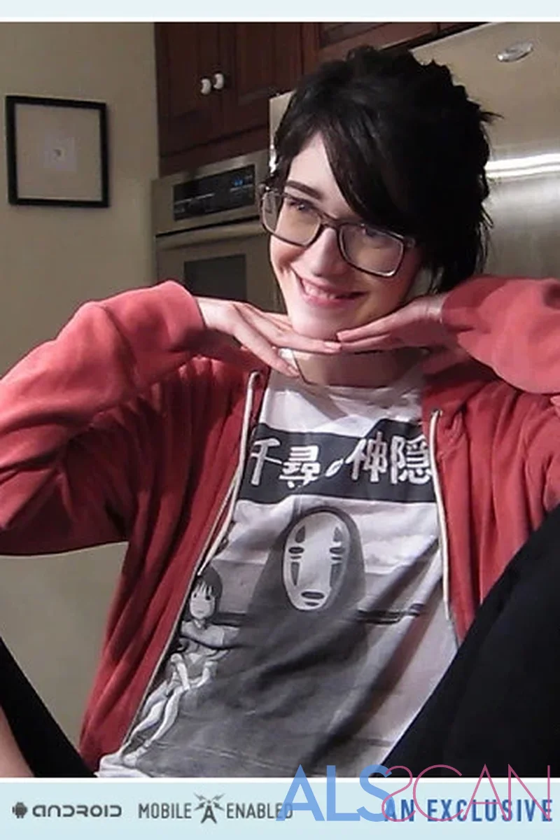 Interview - Screenshot 1 of 4 - American