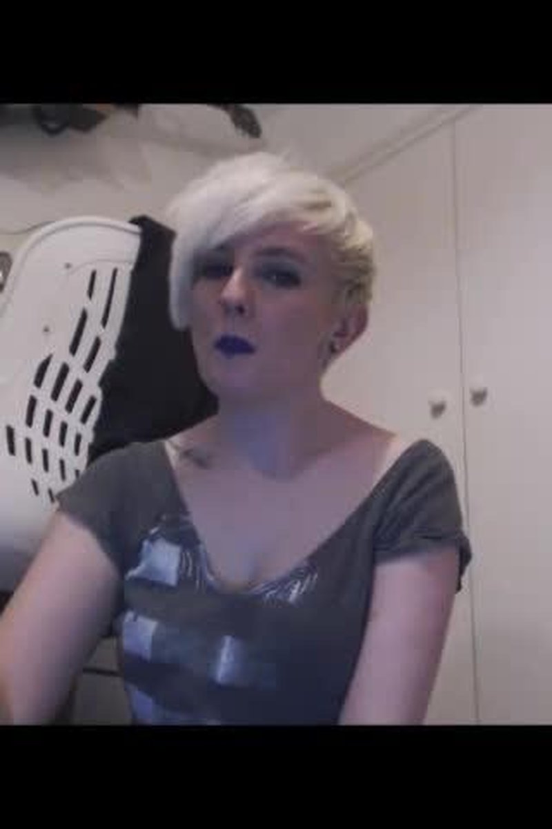 Pixie Burps When She's Alone - Screenshot 1 of 4 - Girlfriend