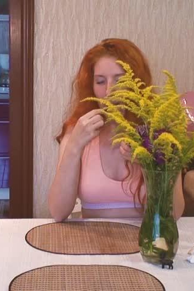 Dinner Table - Screenshot 1 of 4 - Close Up