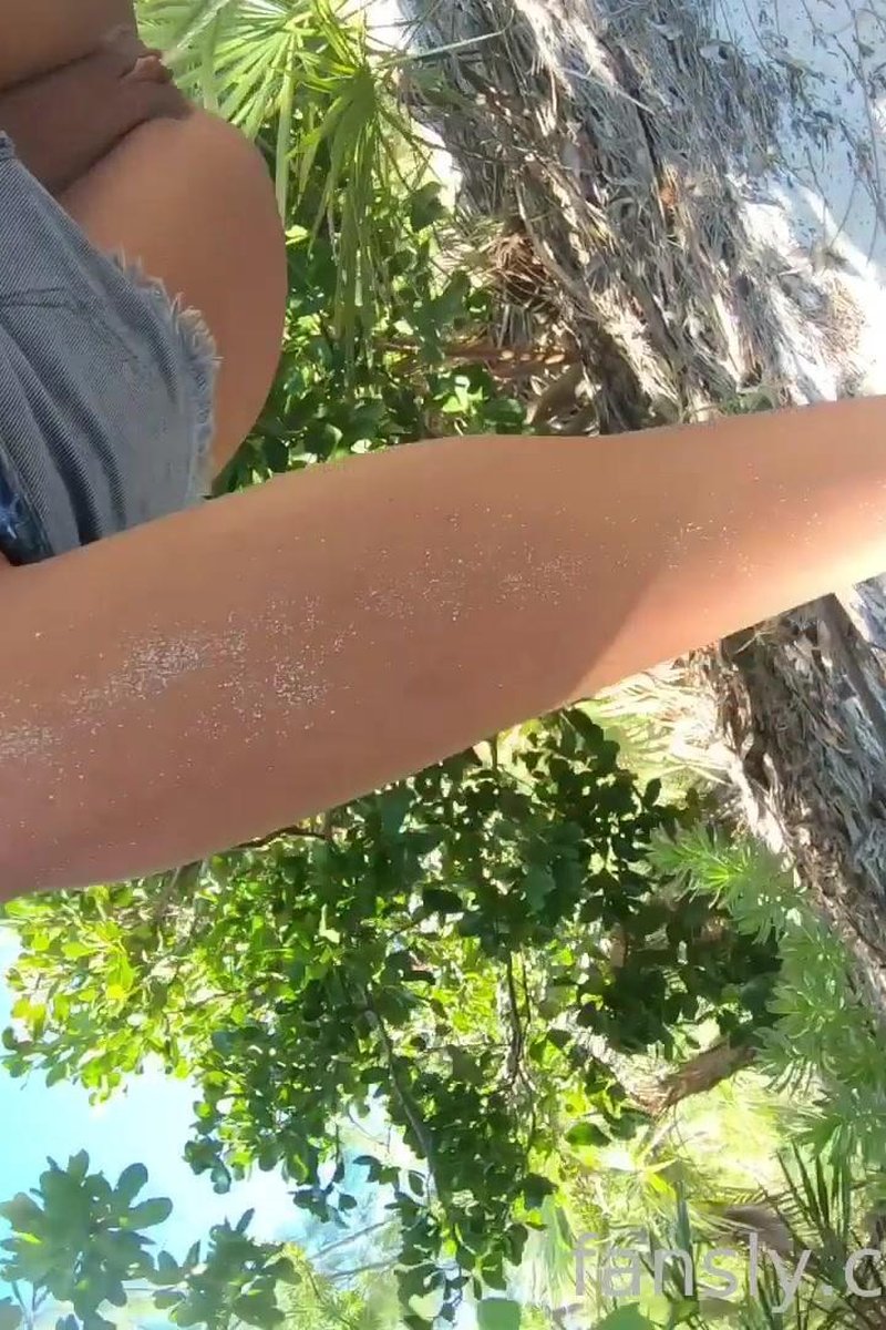 Bahama Pee Compilation Throwback - Screenshot 1 of 4 - Beach