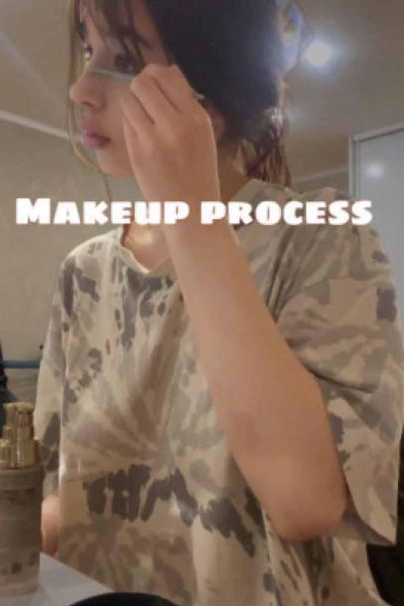 Makeup Process - Screenshot 1 of 4 - Babes