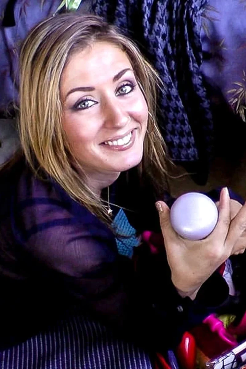 Sheena Shaw - Screenshot 1 of 4 - Blond Hair