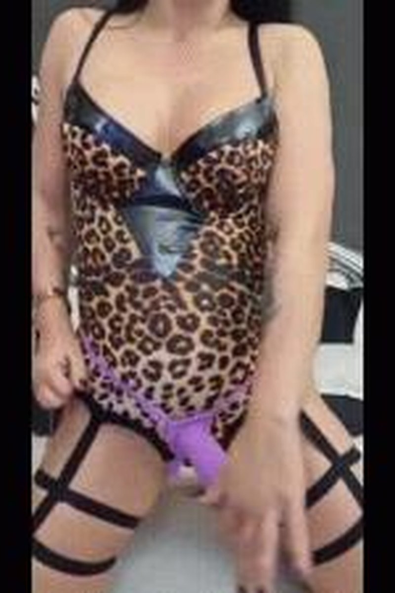 Strapon - Screenshot 1 of 4 - Anal