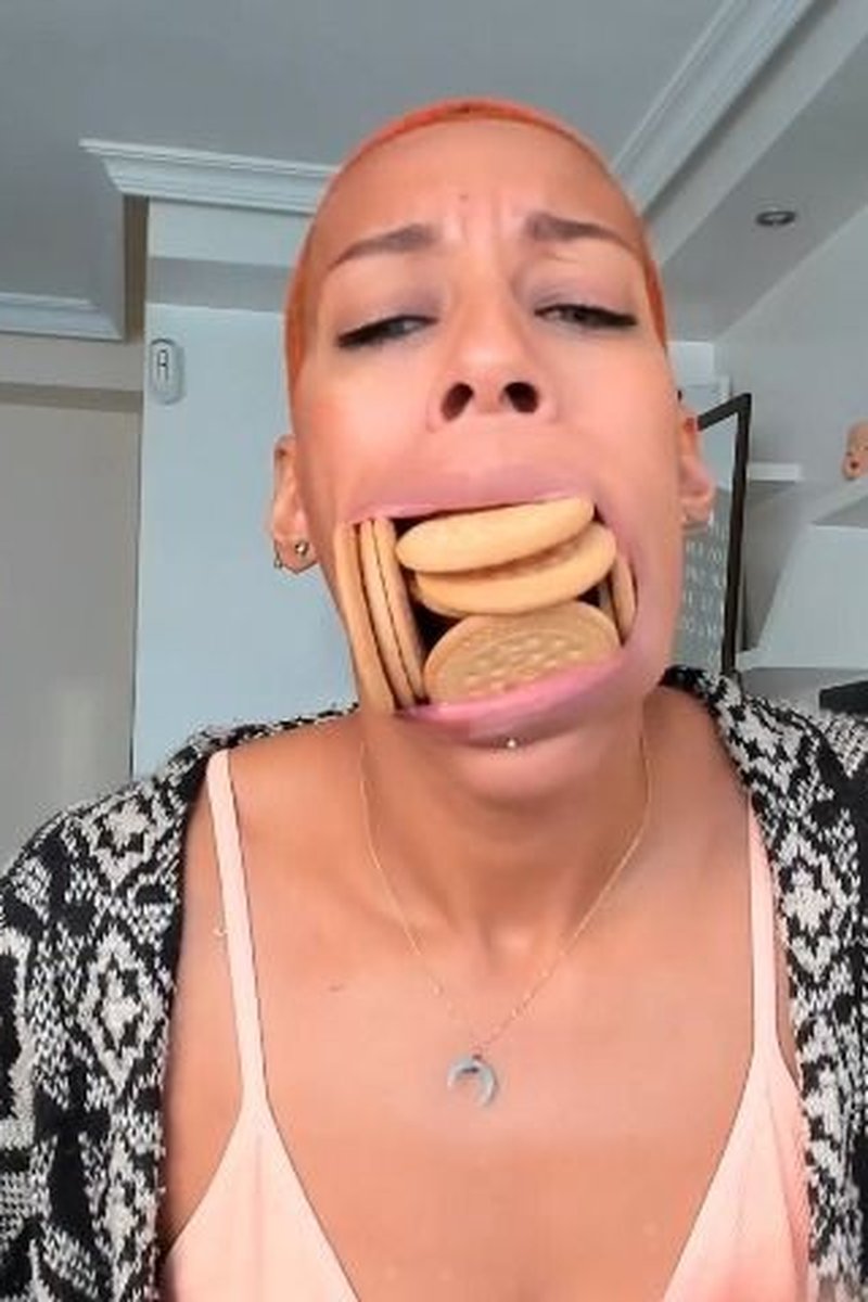 Biscuit Stuffing - Screenshot 1 of 4 - Fetish