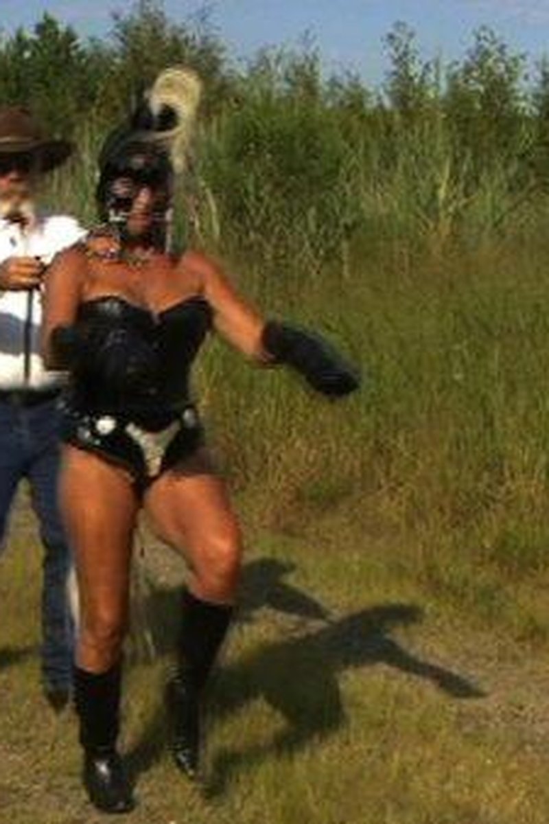 Pony Play: Basic Gaits - Screenshot 1 of 4 - Pet Play
