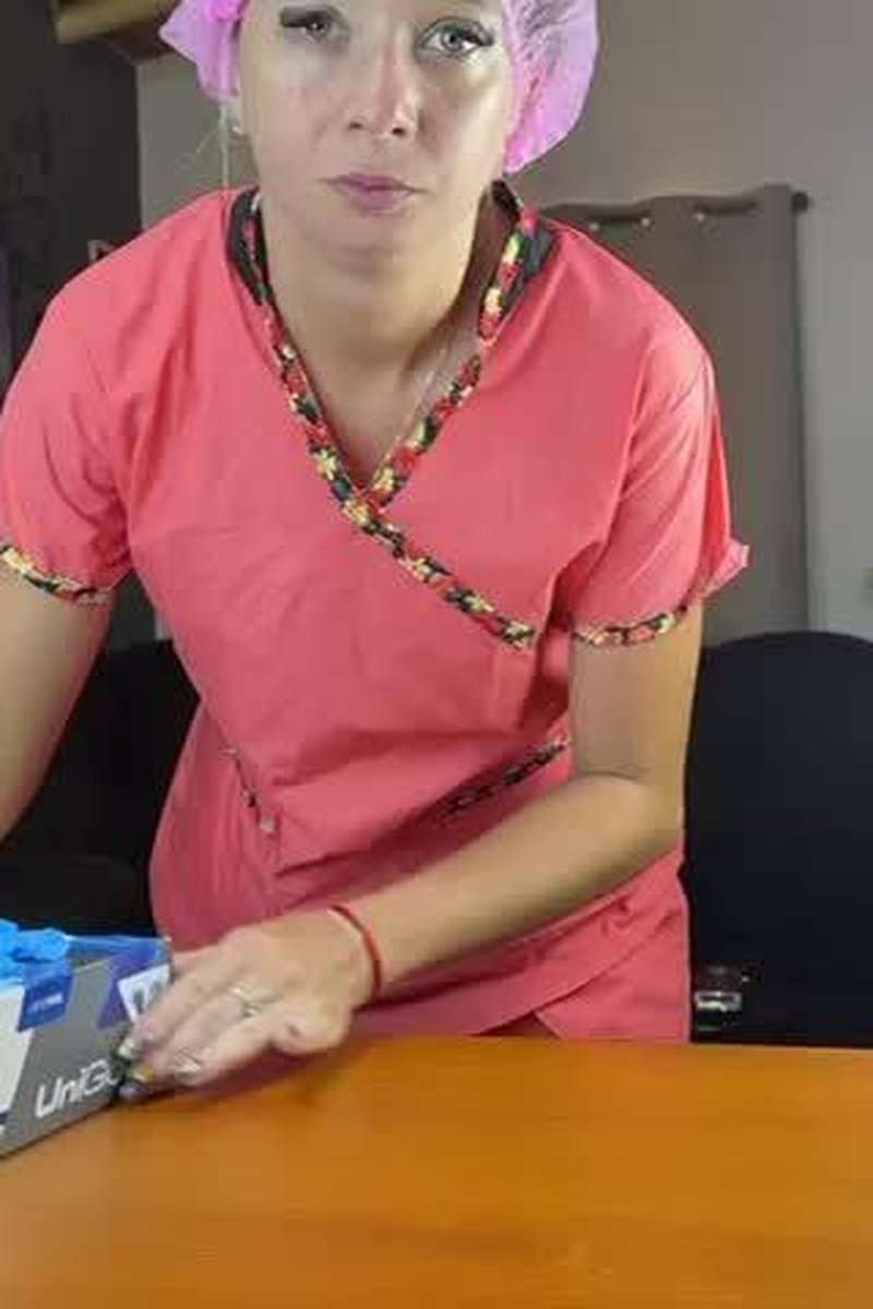 Dentist - Screenshot 1 of 4 - Gloves