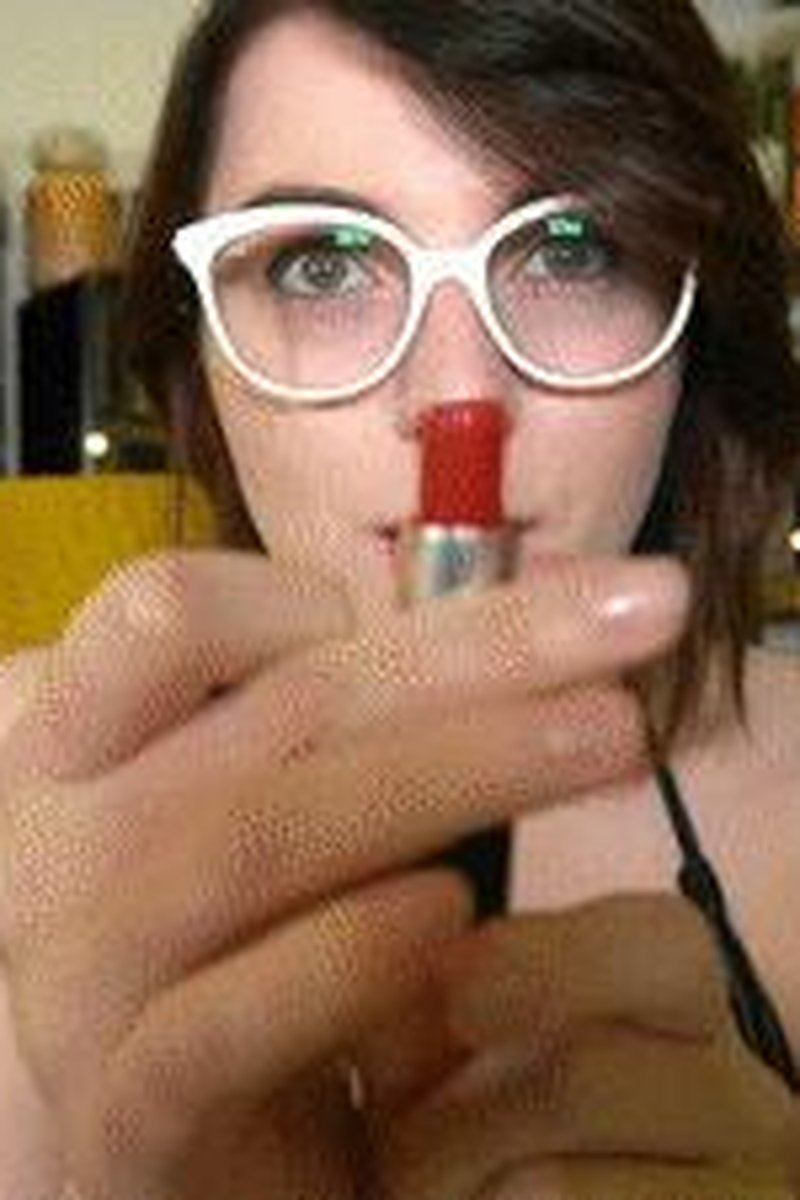 Sissy Lipstick Application Tutorial - Screenshot 1 of 4 - Femdom
