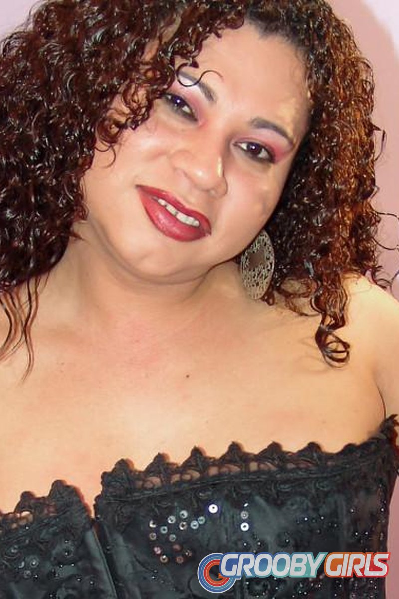 Curvy, Sexy Sofia! - Screenshot 1 of 4 - Transgender