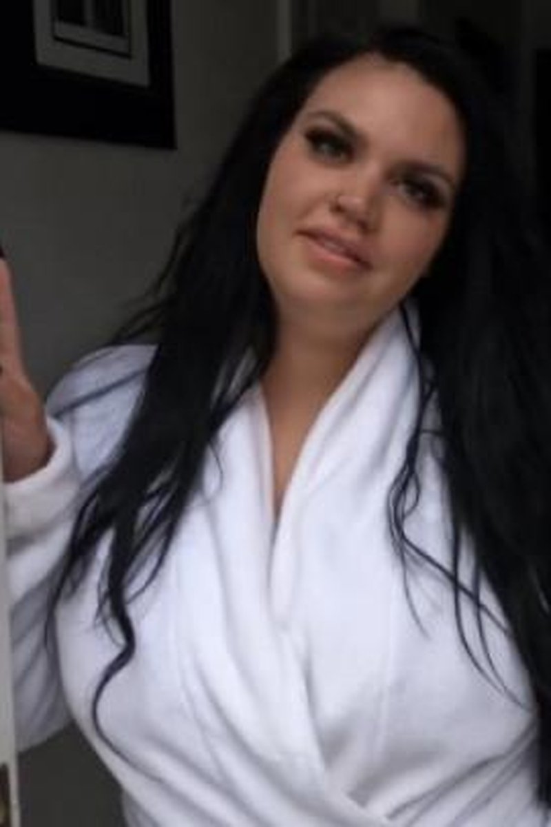 TP-manyvidsheathaustin8x7-em-marie-pays-the-debts-of-her-locked-up-boyfriend
