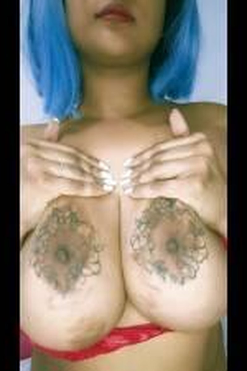 Que Rico - Screenshot 1 of 4 - Big Tits