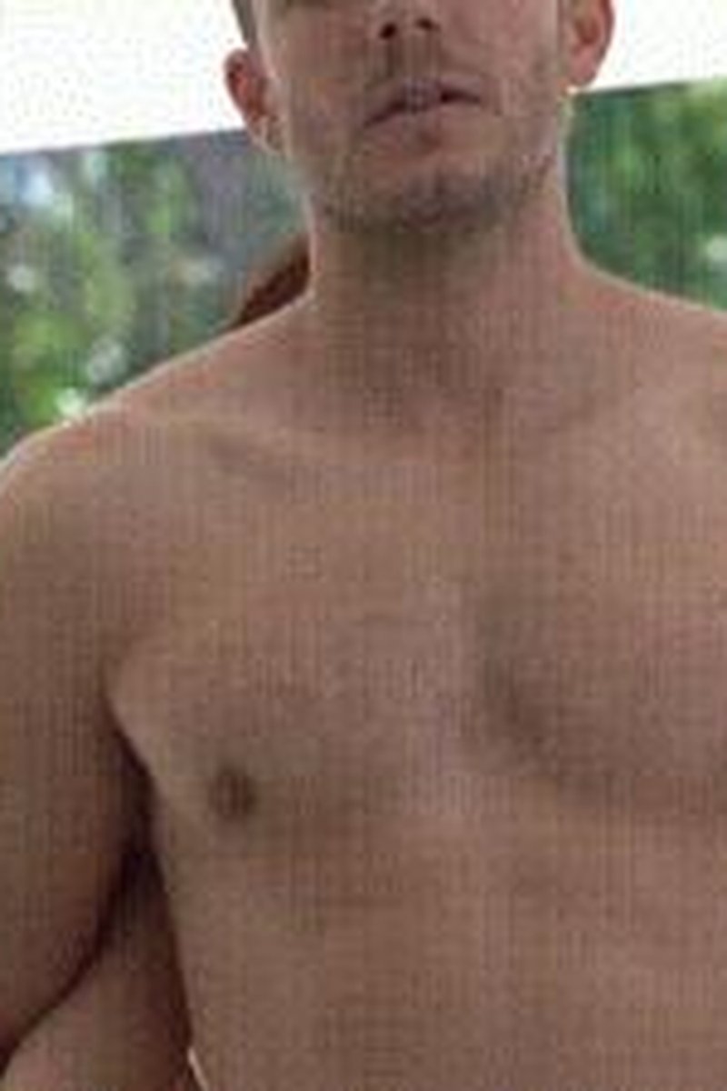 Codey Steele Handjob - Screenshot 1 of 4 - Handjob