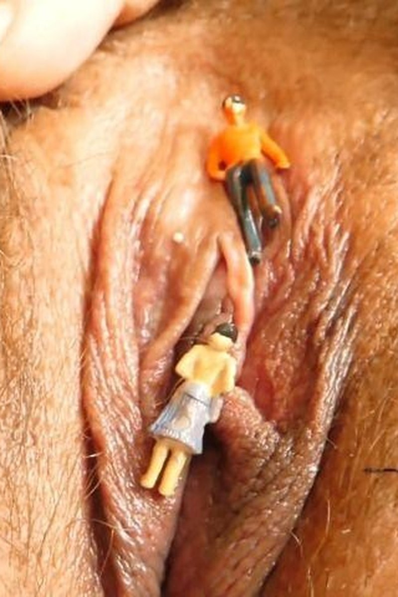 Tiny Couple Gets Cucked - Screenshot 1 of 4 - BBW