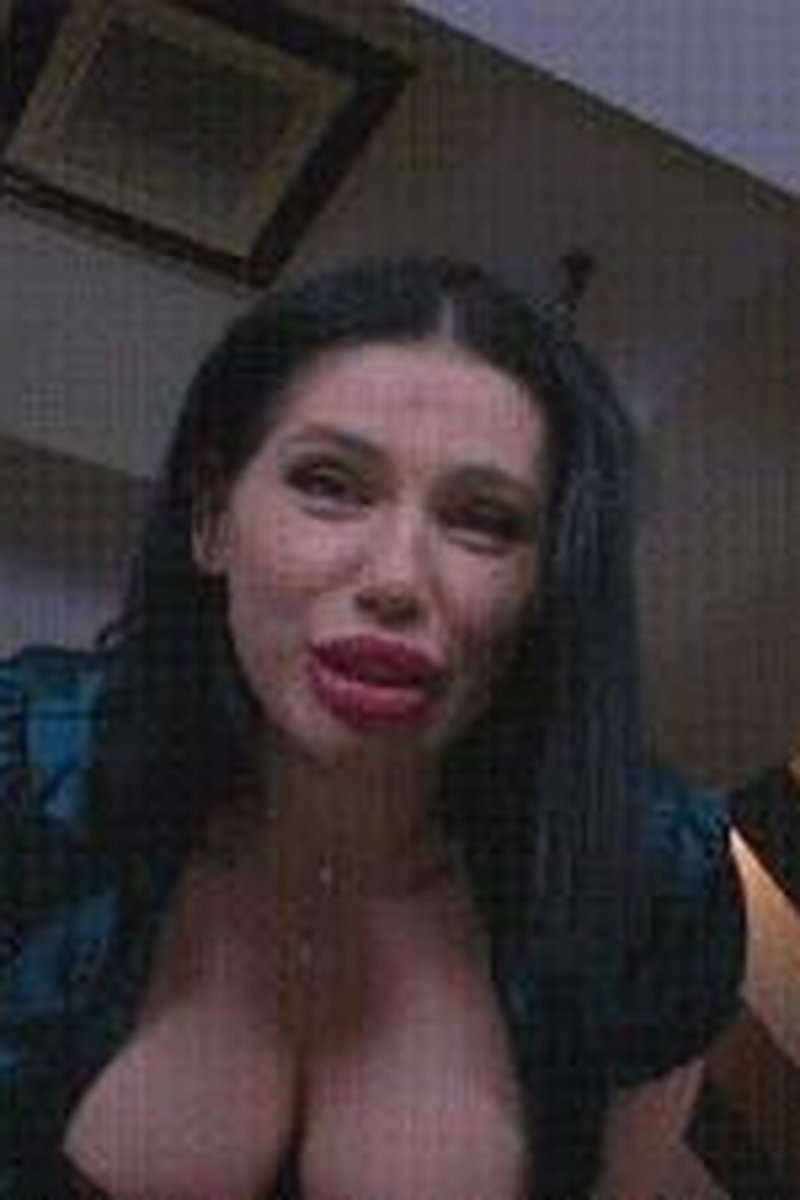Midget Boy - Screenshot 1 of 4 - Femdom