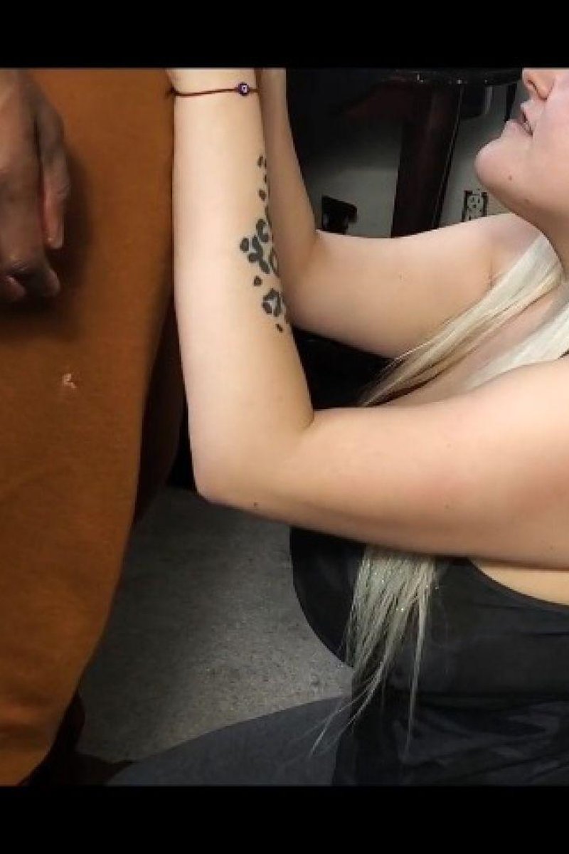 Blowjob Breakfast - Screenshot 1 of 4 - Armpit Fetish