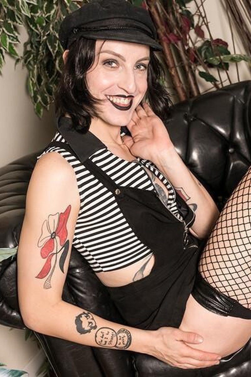 More May! - Screenshot 1 of 4 - Transgender