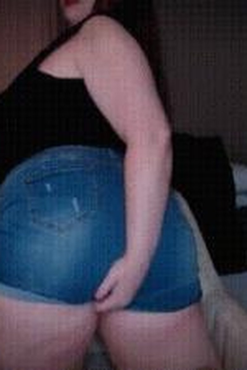 Overpowered - Screenshot 1 of 4 - Ass Worship