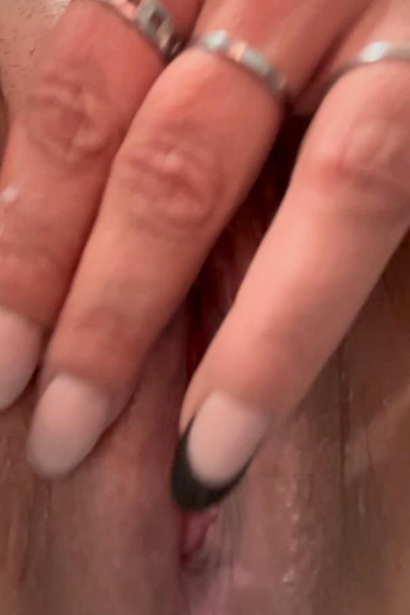Fingering - Screenshot 1 of 4 - Masturbation