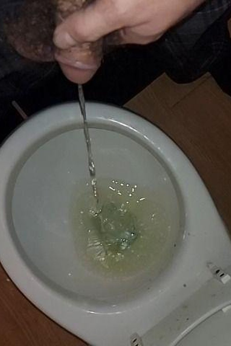 Pee Slow Motion - Screenshot 1 of 4 - Amateur