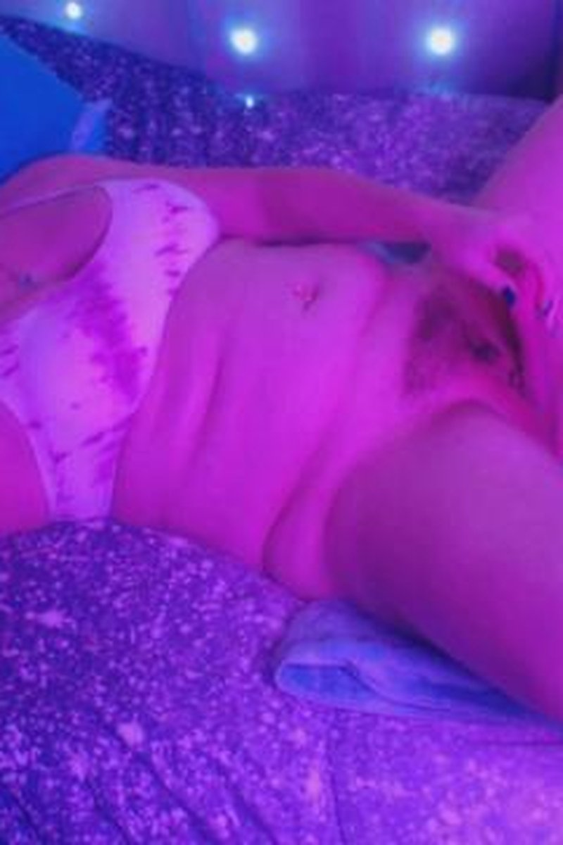 Purple Bliss - Screenshot 1 of 4 - Masturbation