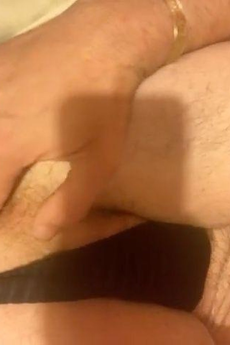 Anal Insert - Screenshot 1 of 4 - Anal Masturbation