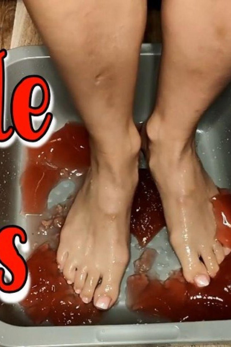 Trifle Toes - Screenshot 1 of 4 - Blowjob
