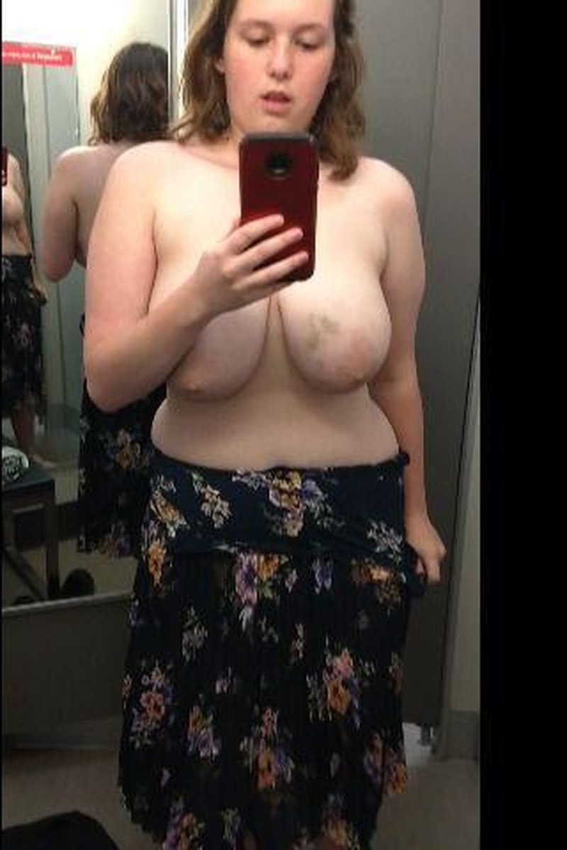 Changing Room Tease - Screenshot 1 of 4 - Fitting Room