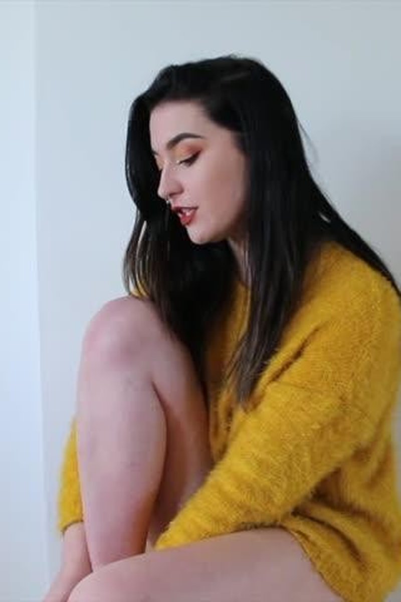 Sorry - Screenshot 1 of 4 - Babes