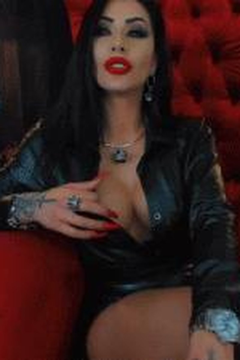 Mistress Kennya Her Toy Boy POV - Screenshot 1 of 4 - BDSM
