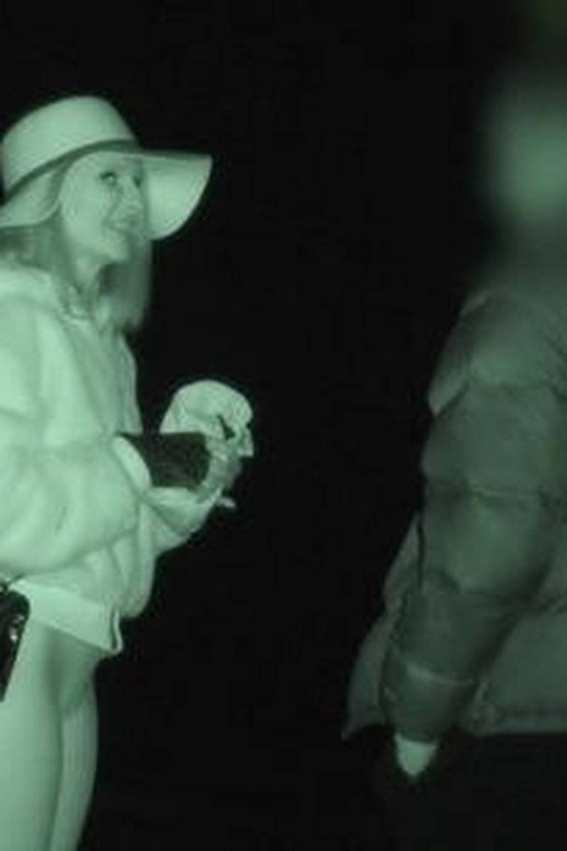 A Date - Screenshot 1 of 4 - Jeny Smith