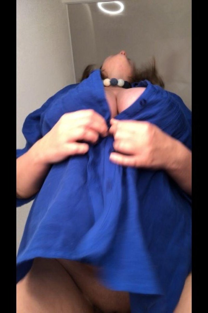 Giantess - Screenshot 1 of 4 - Big Tits