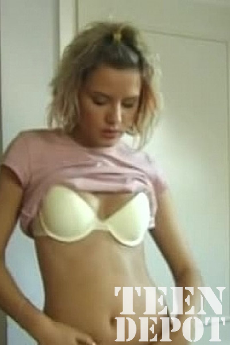 Regina - Screenshot 1 of 4 - Teen (18-22)