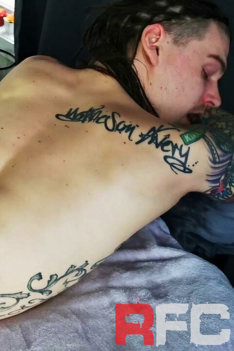 Massage Services - Screenshot 1 of 4 - Latino Man