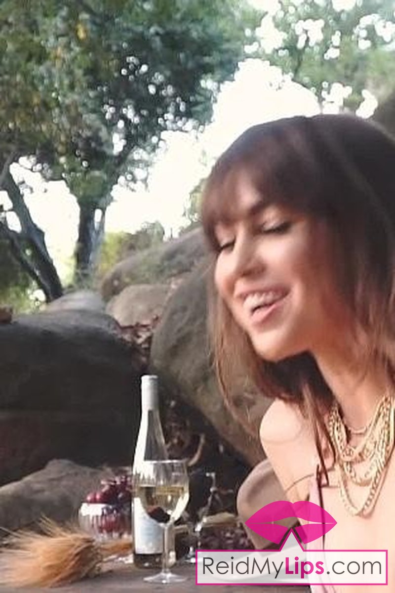 Practical Twins - Screenshot 1 of 4 - Horny