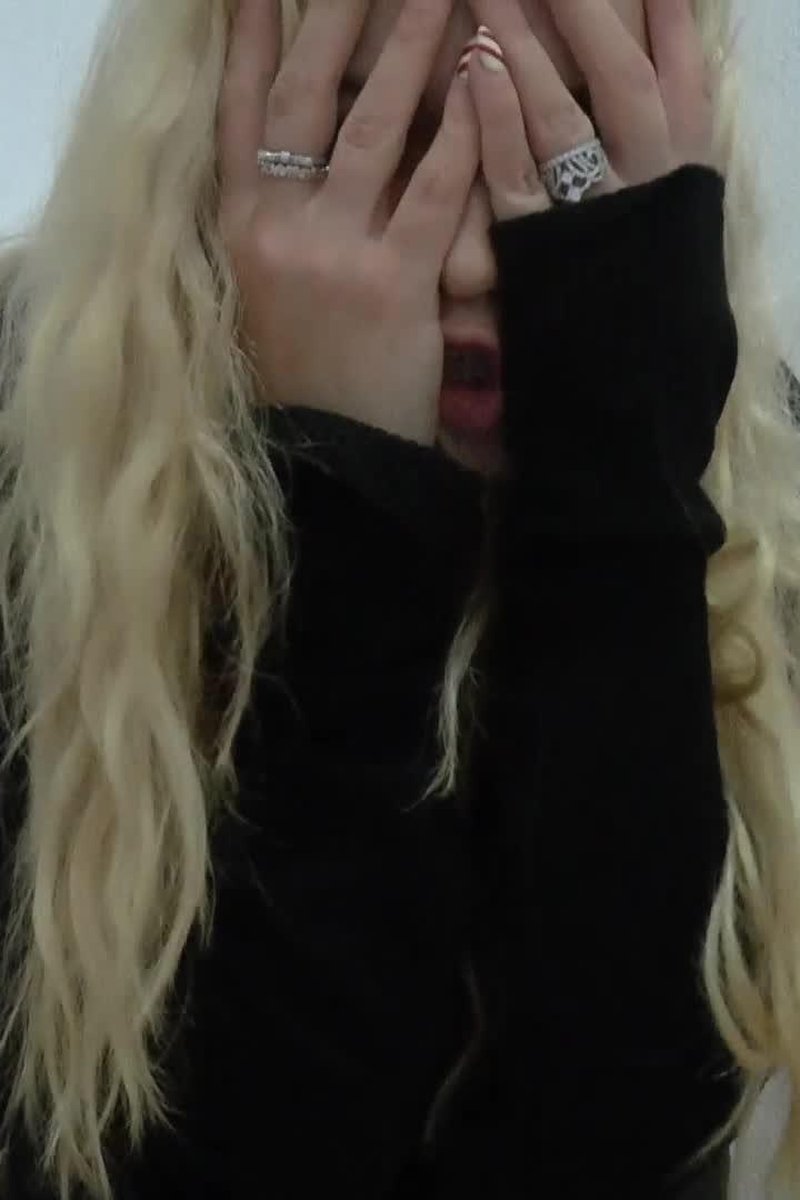 [***] Game Pee - Screenshot 1 of 4 - Golden Shower