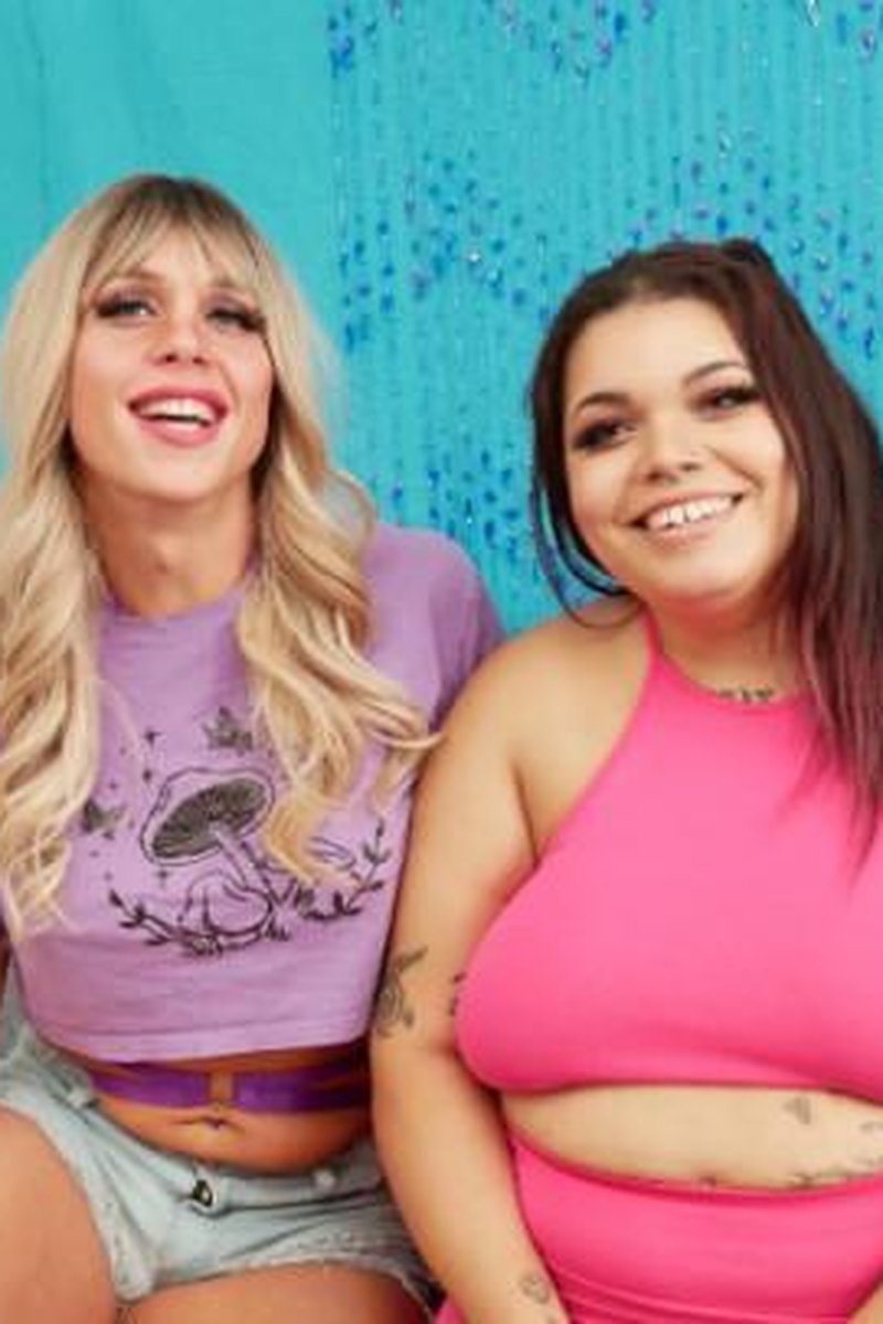 Interview Before Scene: Cherry Mavrik And Dahlia Von Knight - Screenshot 1 of 4 - BBW