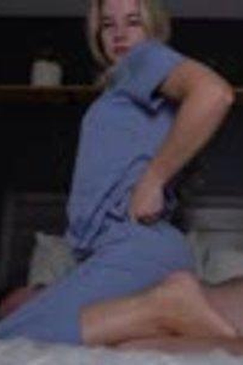Nurse Facesitting - Screenshot 1 of 4 - Amateur Facesitting