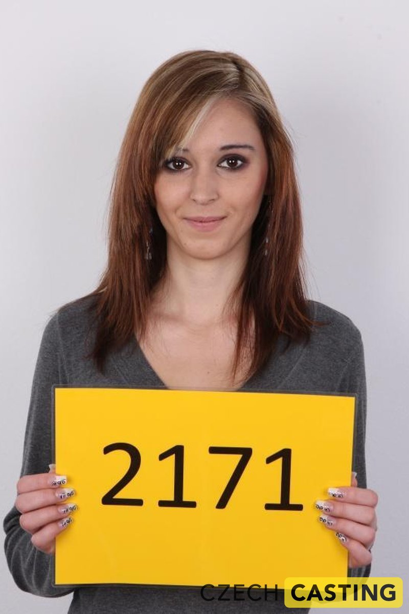 Czech Casting 692: Romana (24) - Screenshot 1 of 4 - Brown Hair