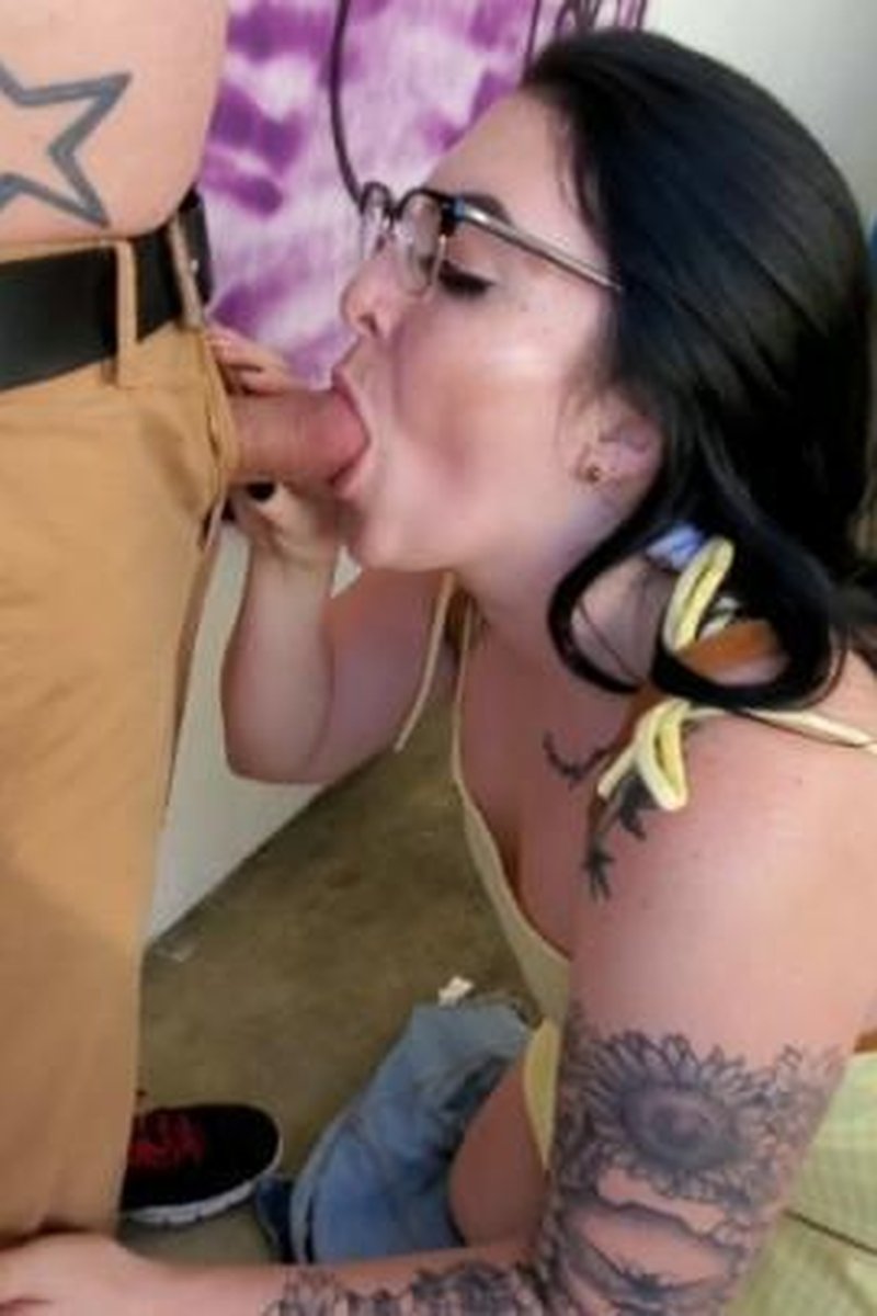 Public Play - Screenshot 1 of 4 - All Sex