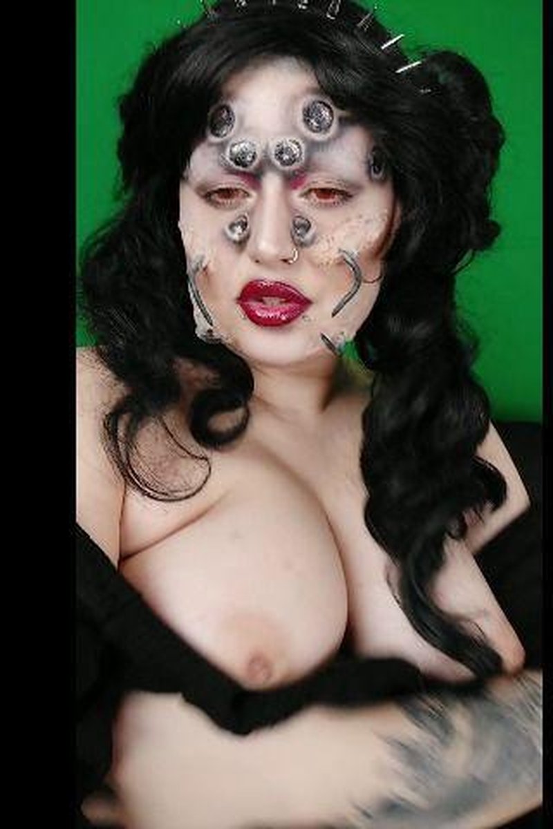 Teasing You - Screenshot 1 of 4 - Big Tits