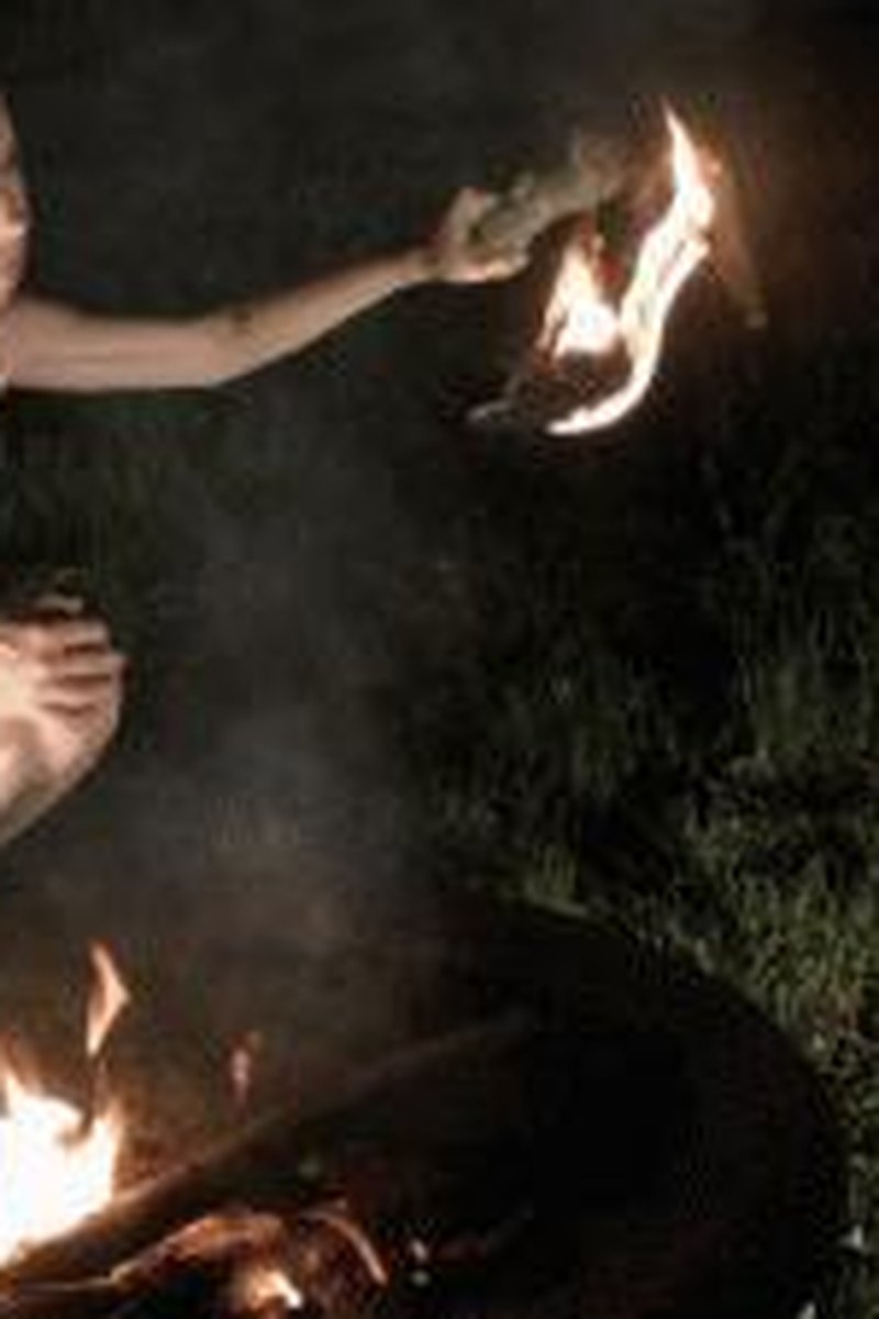 Burn - Screenshot 1 of 4 - Clothes Destruction