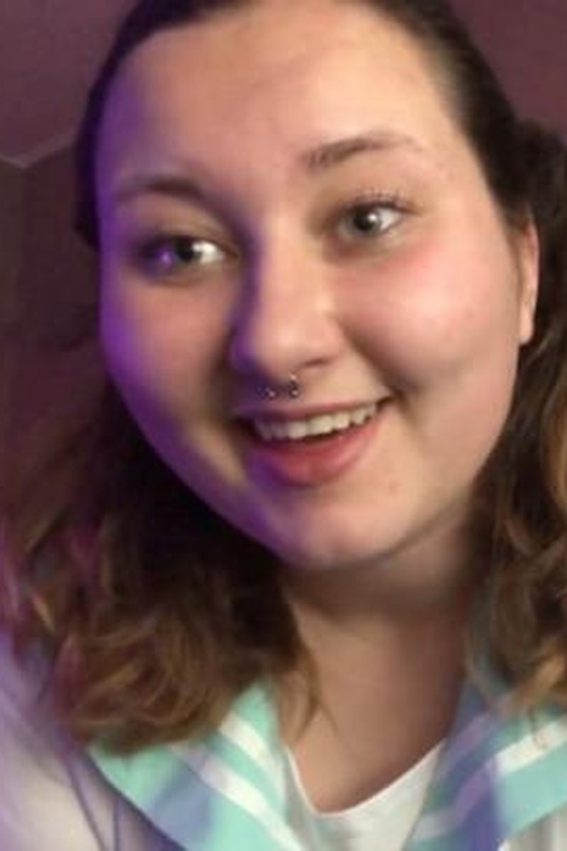 Schoolgirl Learns How To Squirt - Screenshot 1 of 4 - BBW