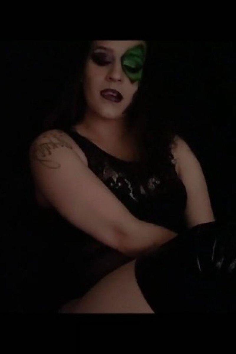 Breathe Less - Screenshot 1 of 4 - Cosplay