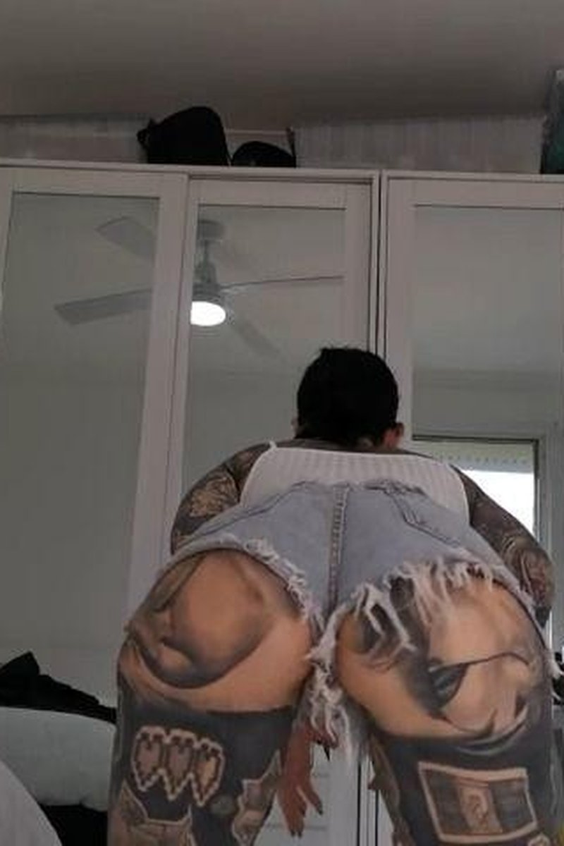 Hot Twerking Tutorial - Screenshot 1 of 4 - Big Ass